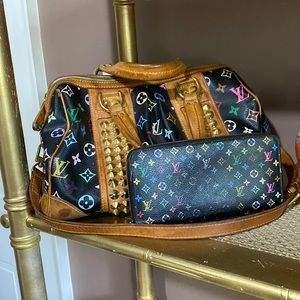 Louis Vuitton bag, coordinating wallet is available separately for purchase.